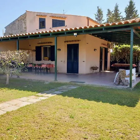 Casa Delle Salinelle * Lascari